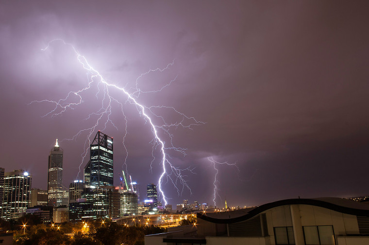 lightning-over-perth-028